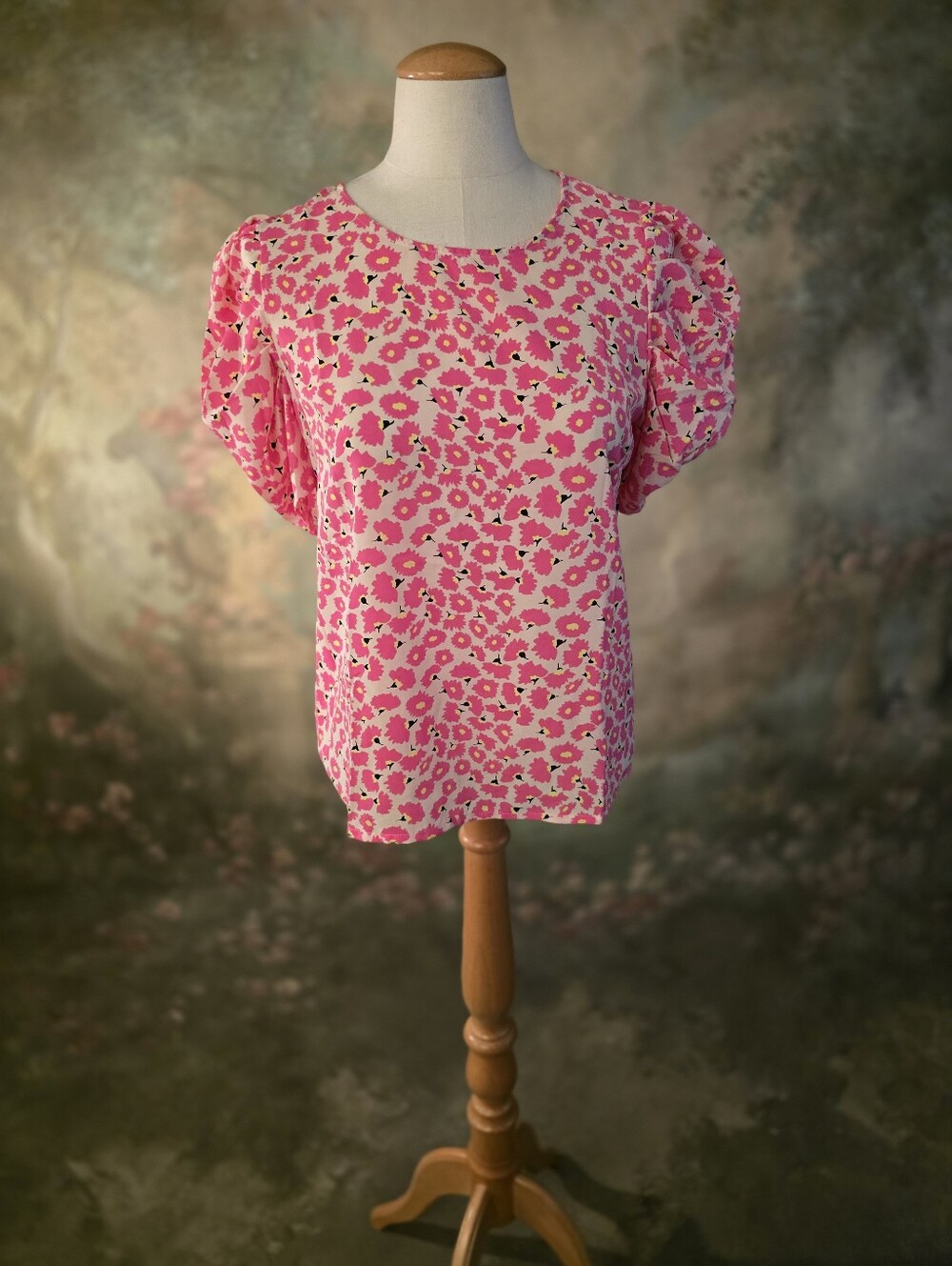 TCEC Neon Pink Floral Puff Sleeve Top M
